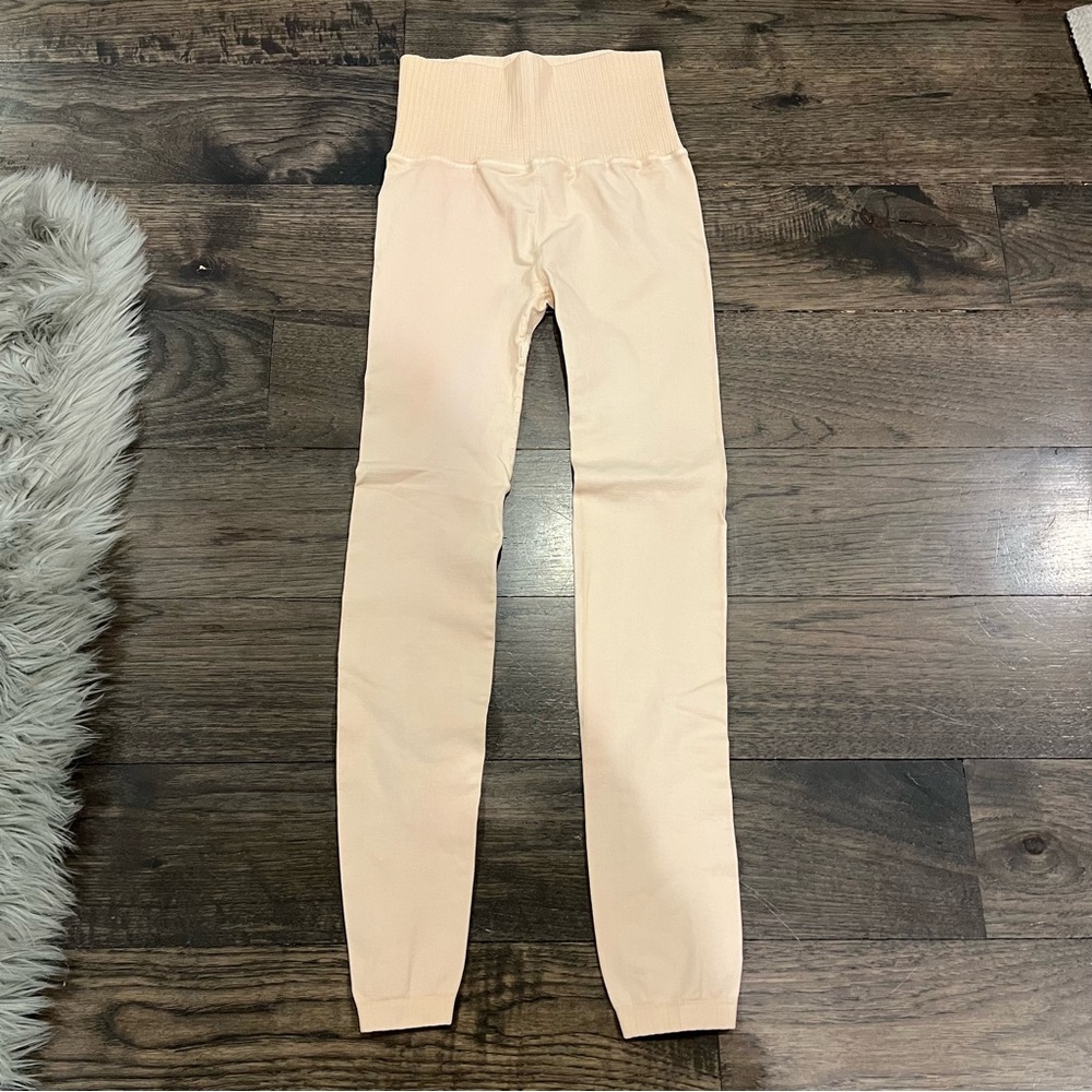 NWOT Free People Good Karma Leggings